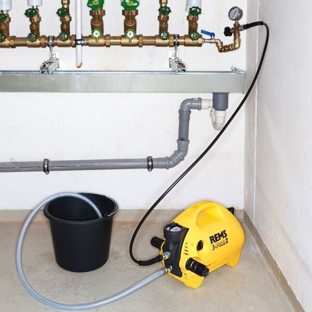 Electric pressure testing pump with manometer for checking pressure and tightness of piping systems and containers up to 6 mpa/6