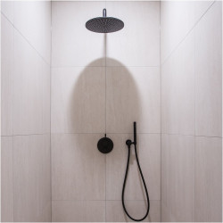 Potinkinā dušas sistēma BUGNATESE Kobuk ar dušas galvu no rokas dušām (Dažādu krāsu izvēle)