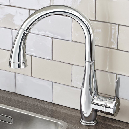 Кухонный смеситель с выдвижным изливом GROHE Parkfield, 30215001