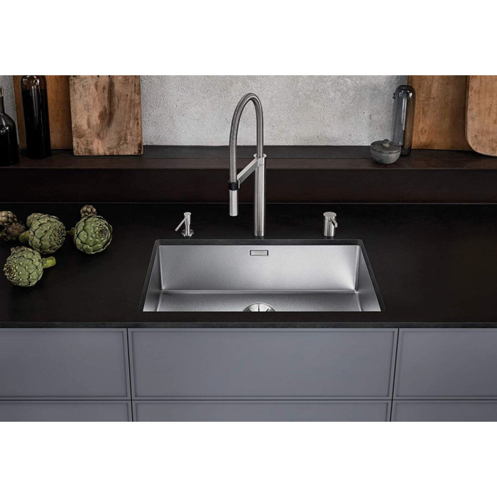 Под столешницей устанавливается мойка BLANCO CLARON 700-U, 74x44 см